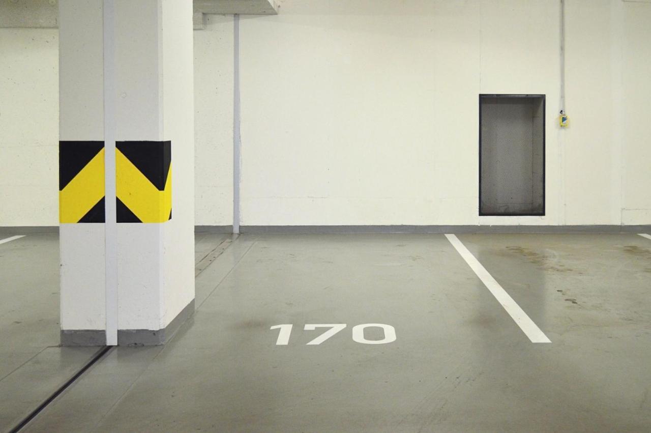Apartment With Free Parking In Prag Exteriör bild